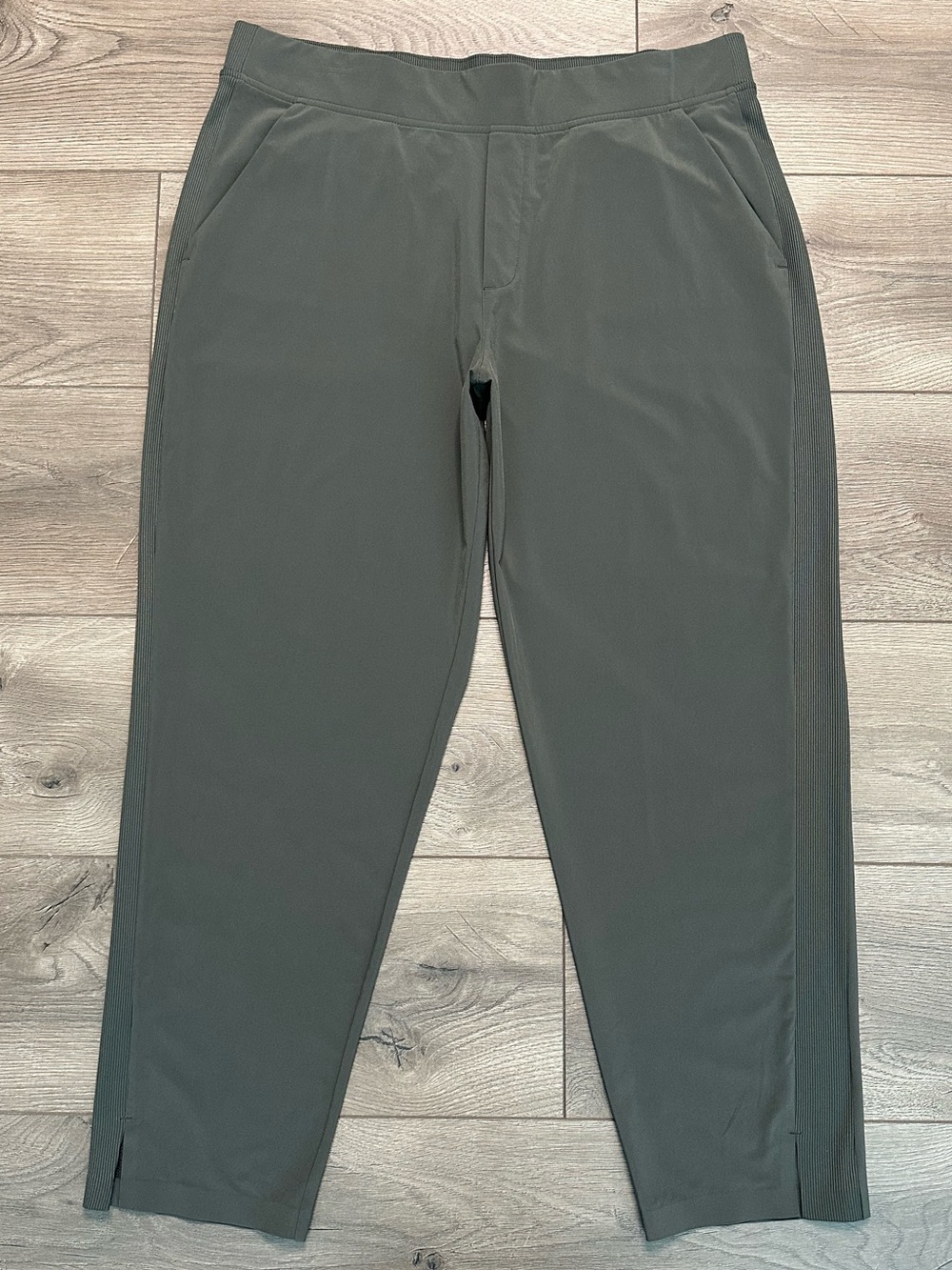 Athleta Brooklyn High Rise Green Ankle Pants Casual Travel Size 16